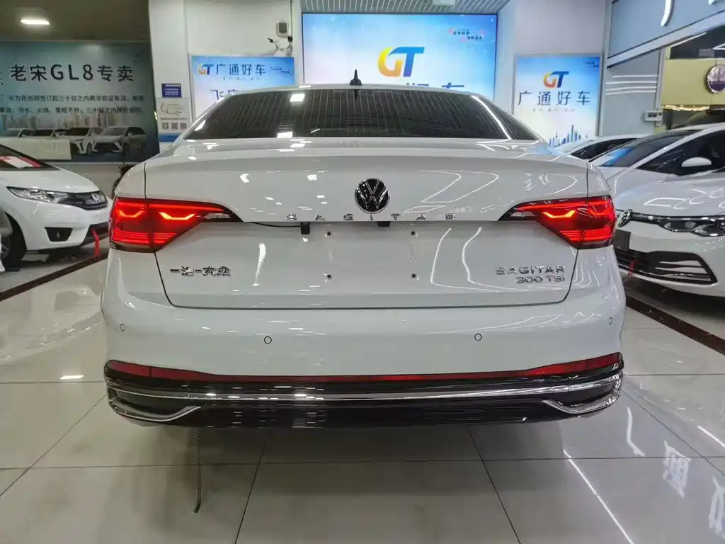 Volkswagen Sagitar 2024 300TSI DSG