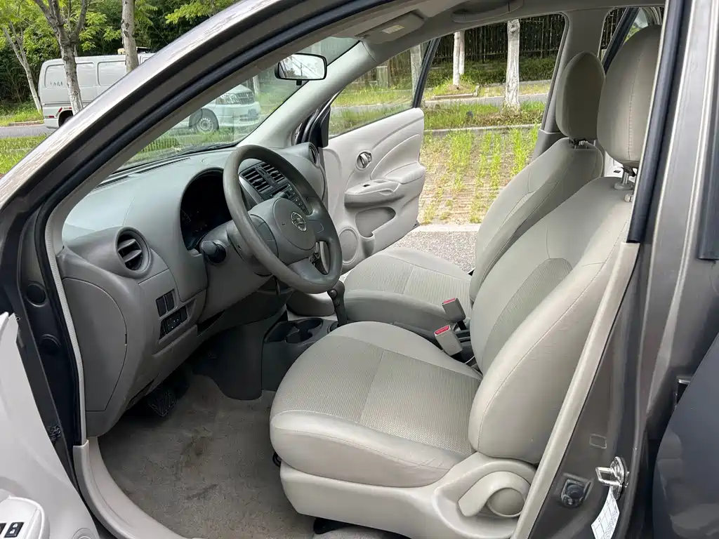 Nissan Sunny — миниатюра 7