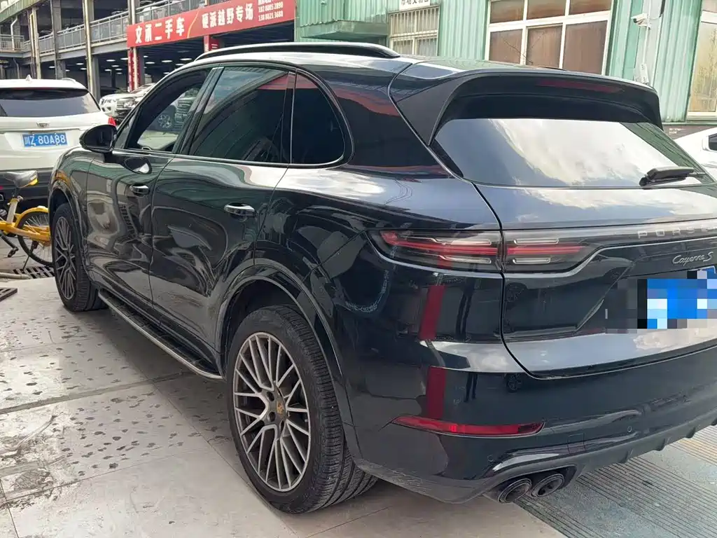 Porsche Cayenne — миниатюра 5