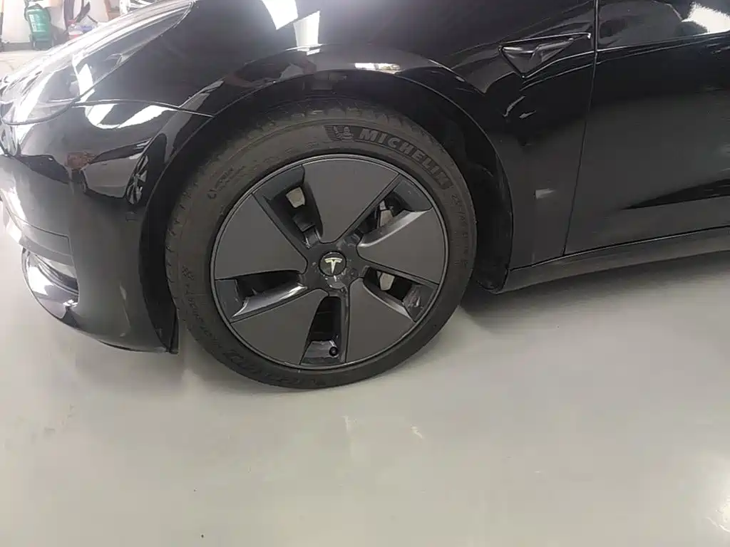Tesla Model 3 — миниатюра 23