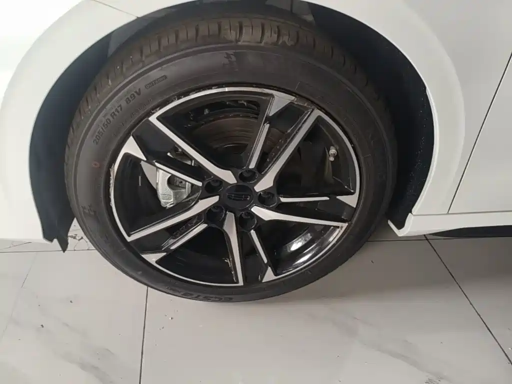 Geely Binrui — миниатюра 23