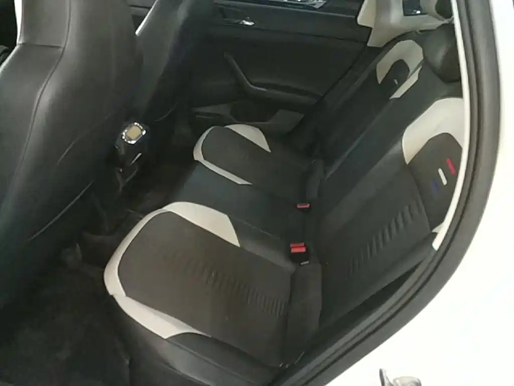 Volkswagen Polo — миниатюра 17