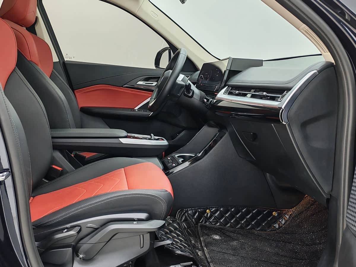 BMW X1 1.5 л 2024 г. Чёрный, пробег 10300 км