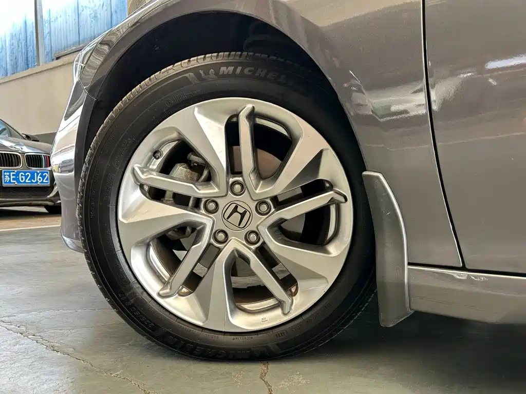 Honda Accord — миниатюра 18