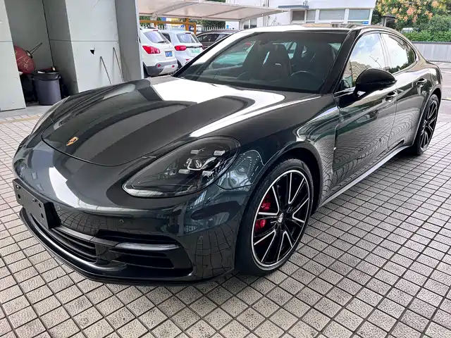 PORSCHE PANAMERA 2020