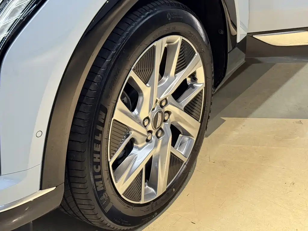 Cadillac IQ — миниатюра 23