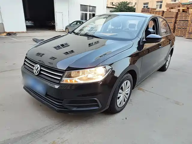 VOLKSWAGEN SANTANA 2020