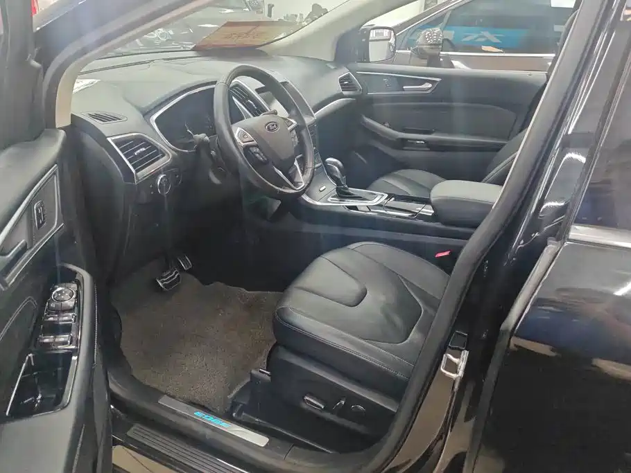 Ford Edge — миниатюра 9