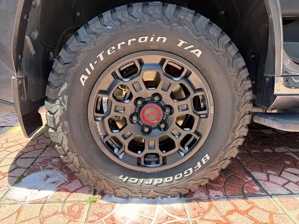 Toyota Sequoia — миниатюра 14