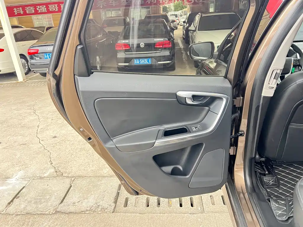Volvo XC60 — миниатюра 12