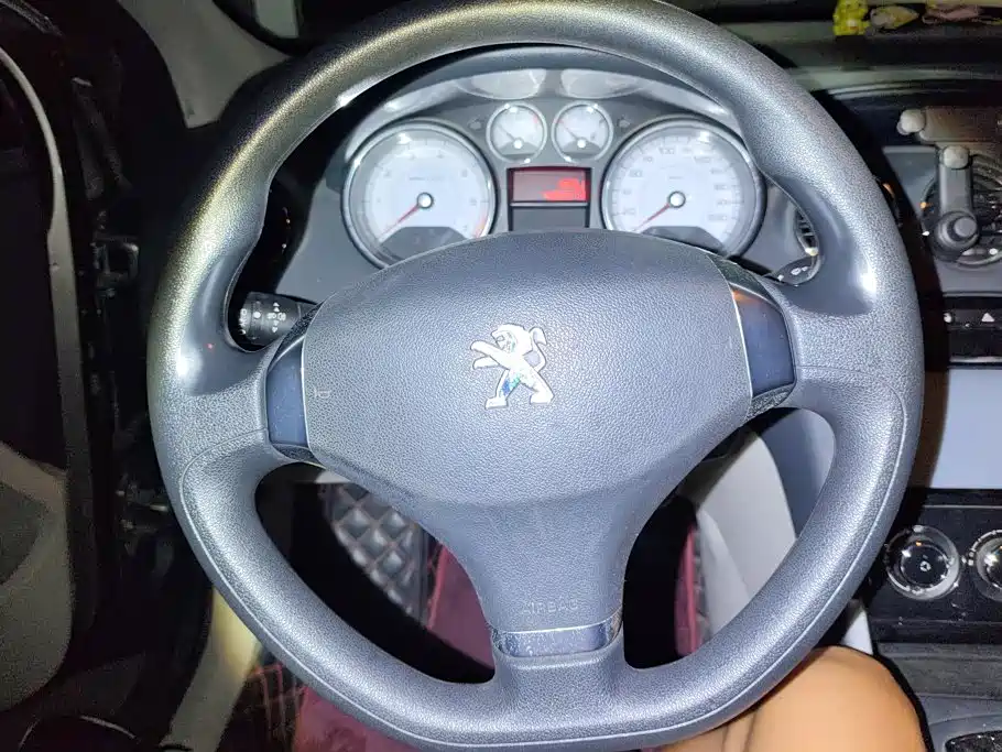Peugeot 408 — миниатюра 15