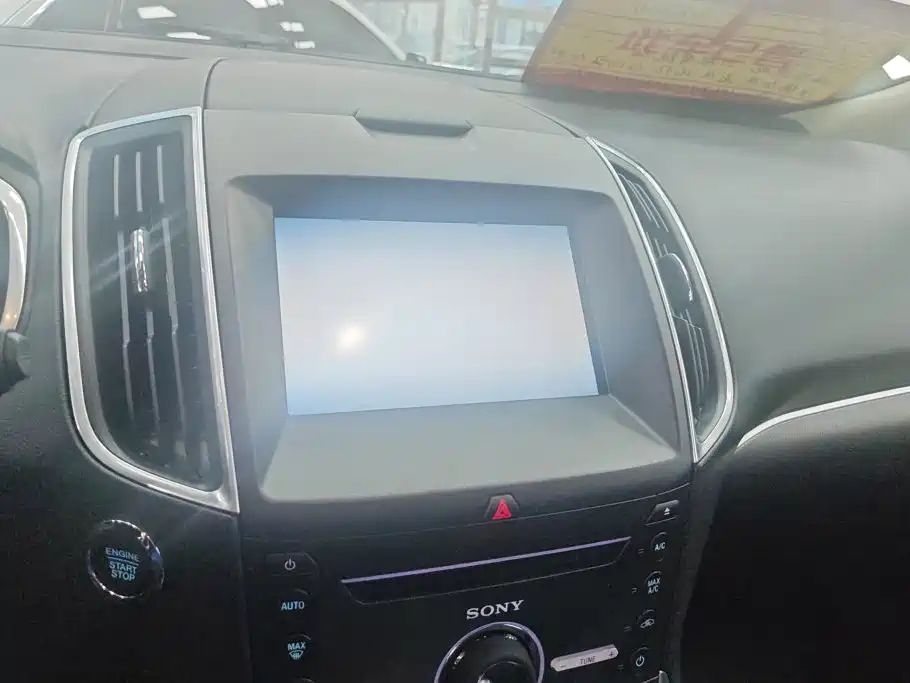 Ford Edge — миниатюра 13