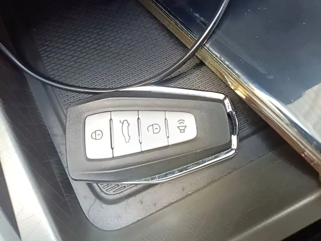 Geely Emgrand — миниатюра 9