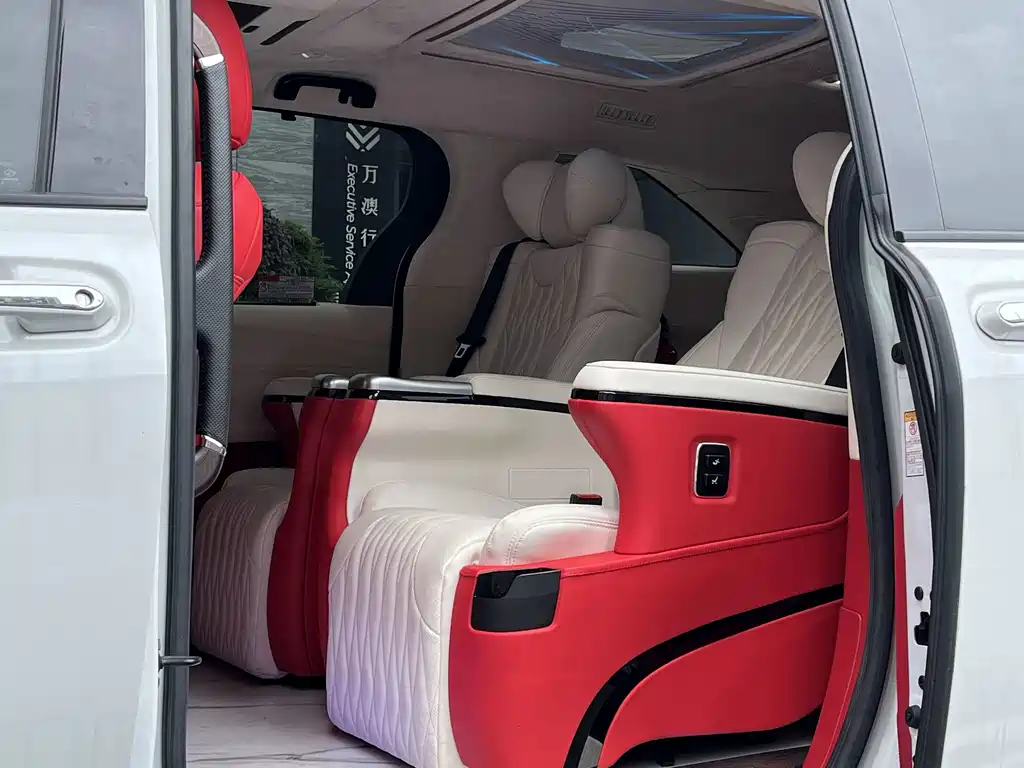 Toyota Sienna — миниатюра 8