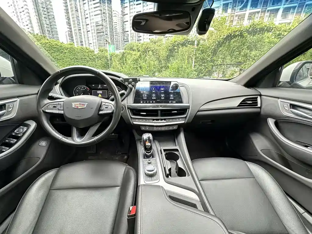 Cadillac CT5 — миниатюра 5