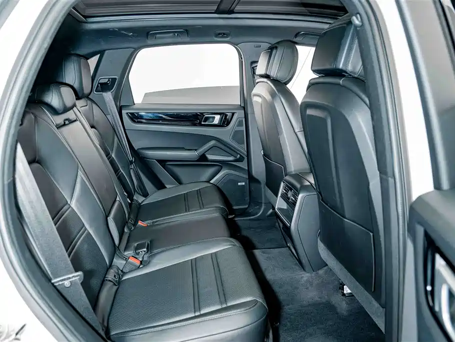 Porsche Cayenne — миниатюра 21