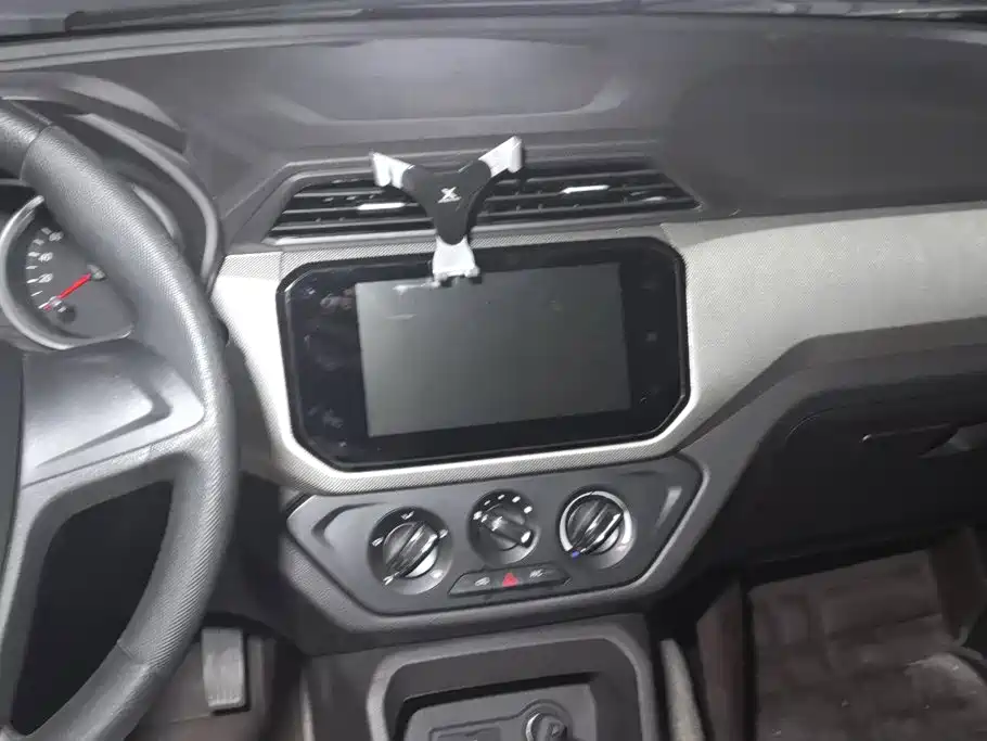 Wuling Hongguang — миниатюра 13