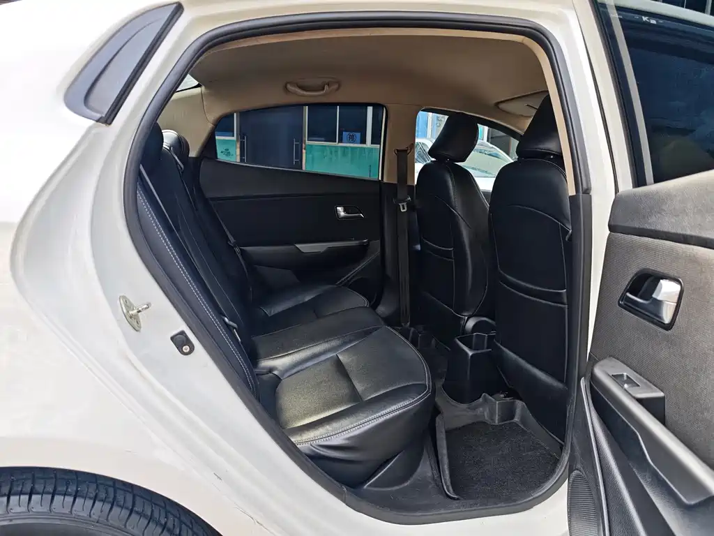Kia K2 — миниатюра 10