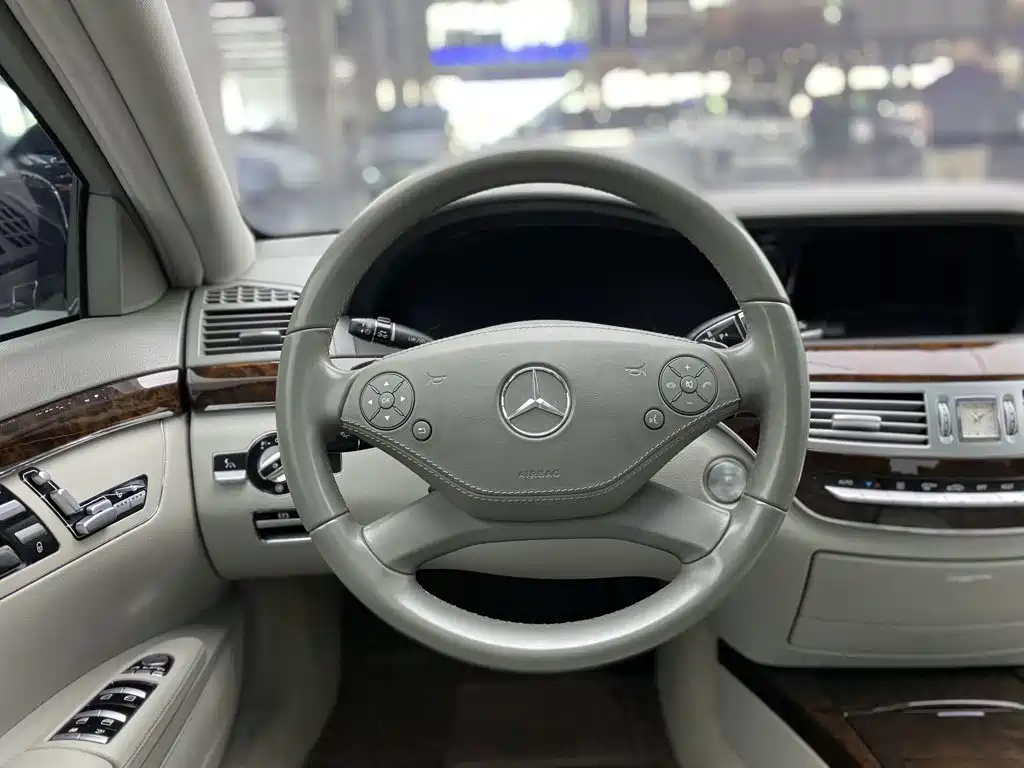Mercedes-Benz S-Class — миниатюра 17
