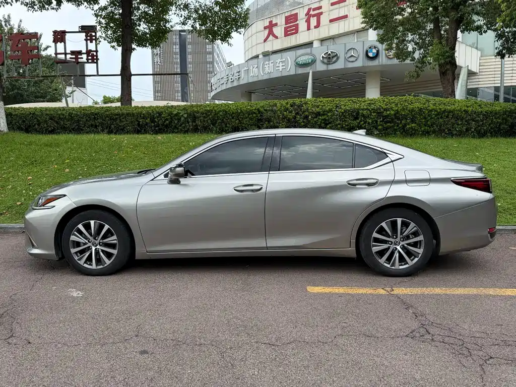 Lexus ES — миниатюра 3