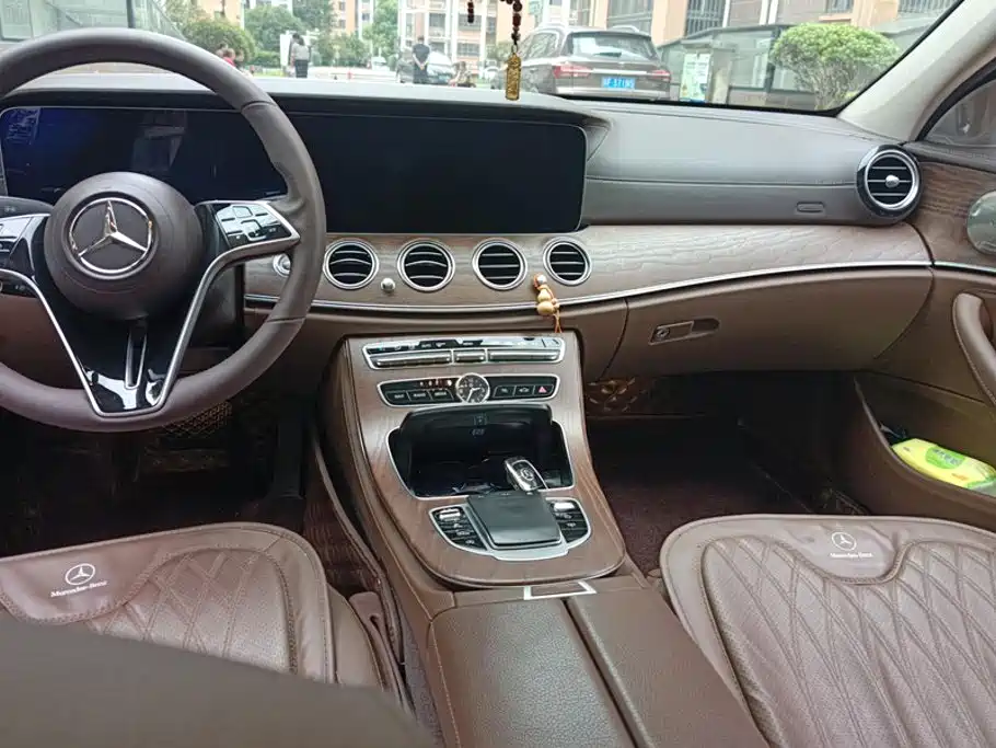 Mercedes-Benz E-Class — миниатюра 13
