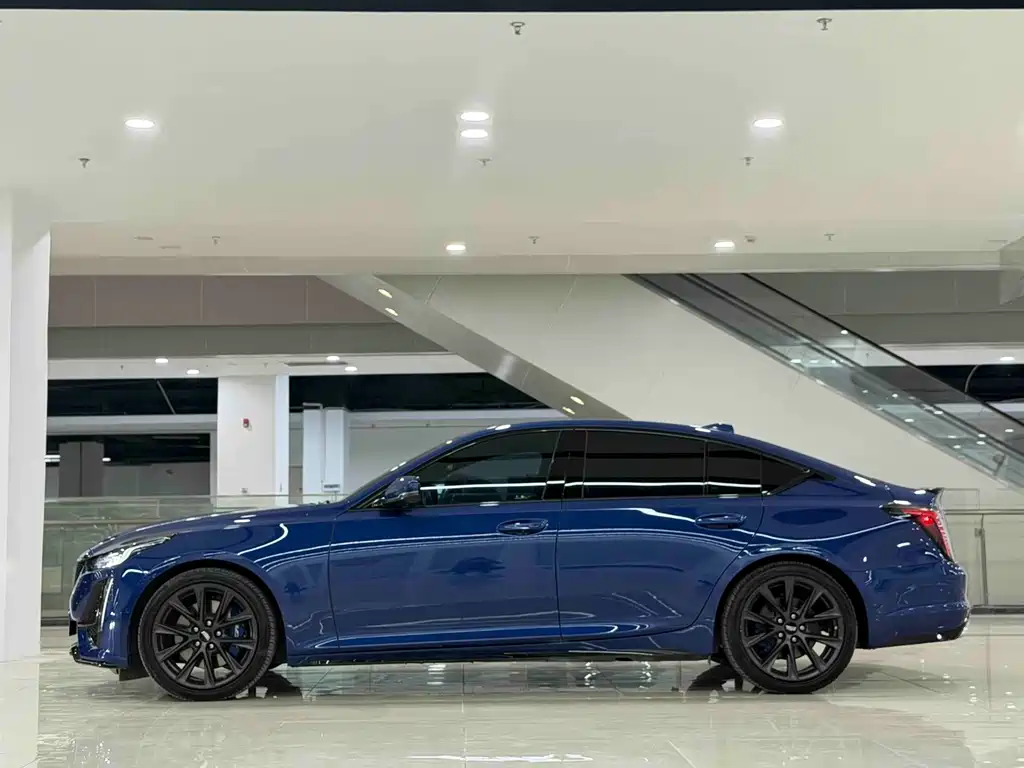 Cadillac CT5 — миниатюра 3