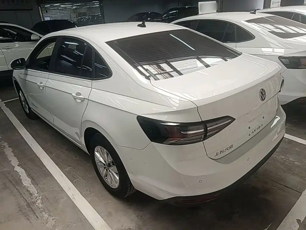 Volkswagen Lavida — миниатюра 5