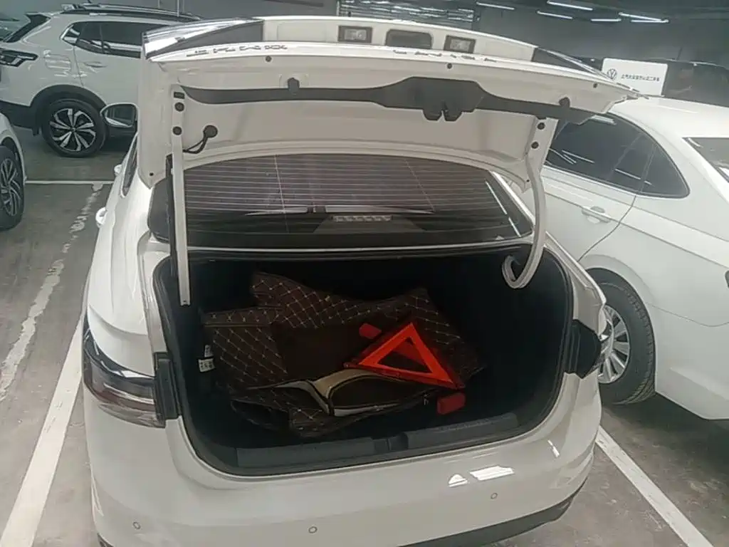 Volkswagen Lavida — миниатюра 19