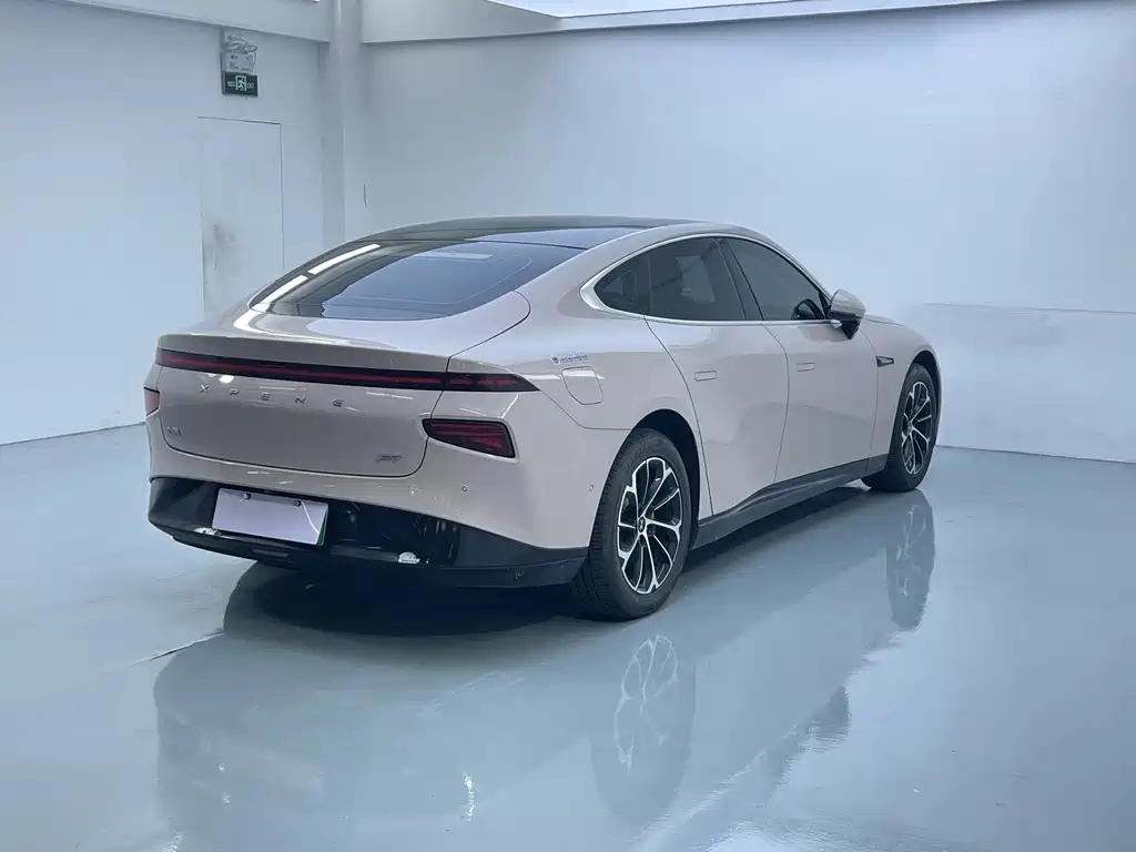 XPeng P7 — миниатюра 14