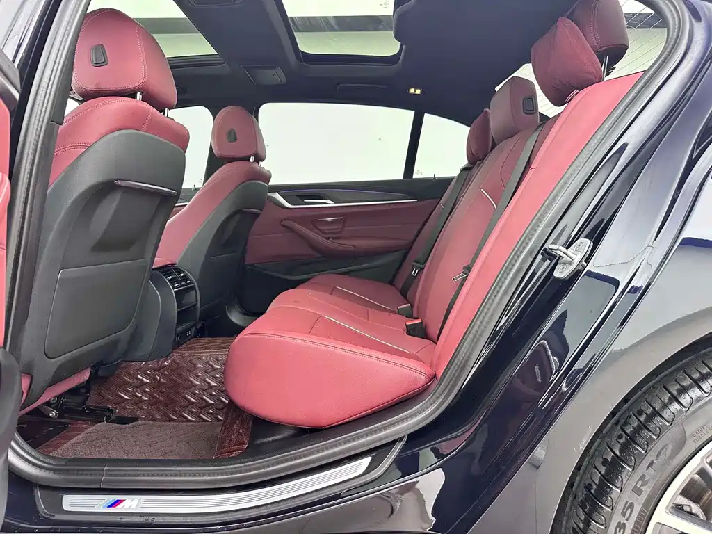 BMW 5 Series — миниатюра 5