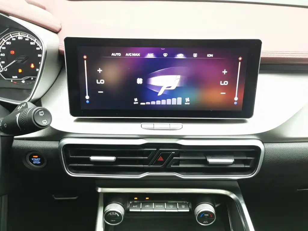 Geely Binyue — миниатюра 12