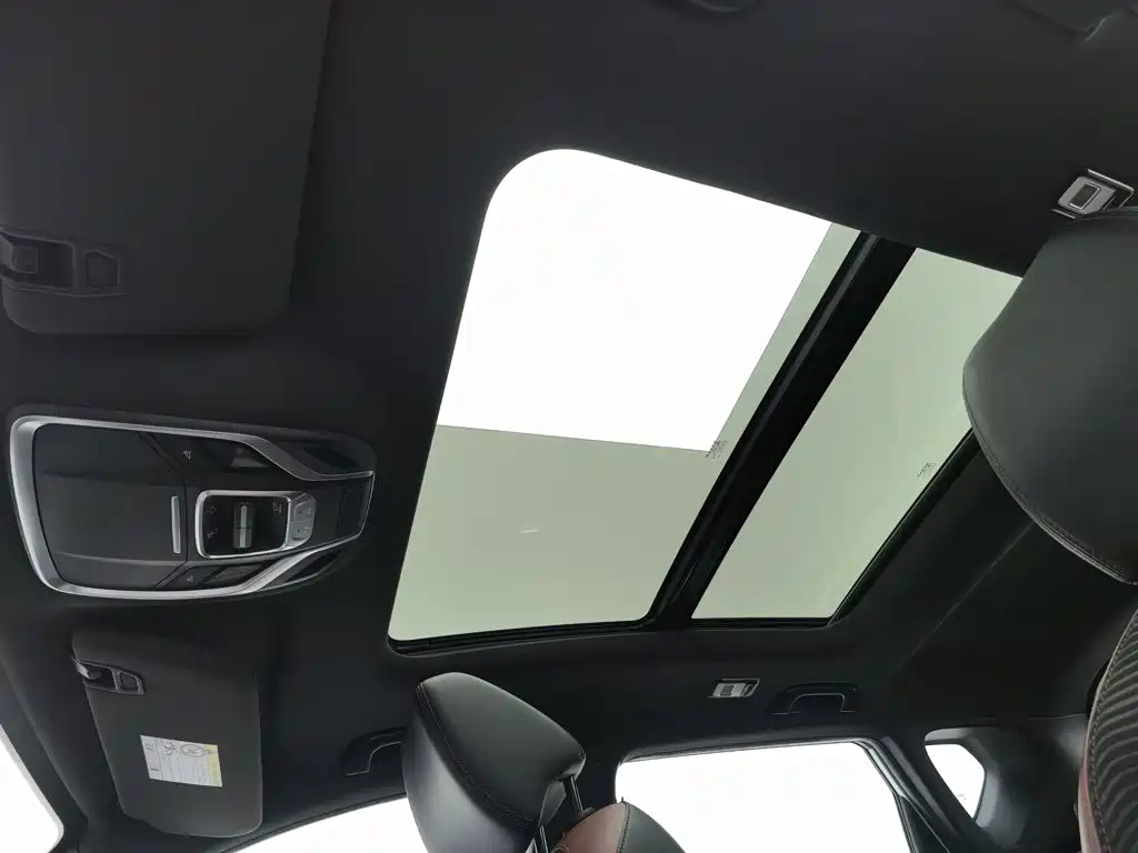 Geely Binyue — миниатюра 14