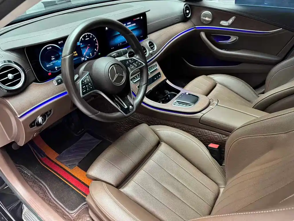 Mercedes-Benz E-Class — миниатюра 11