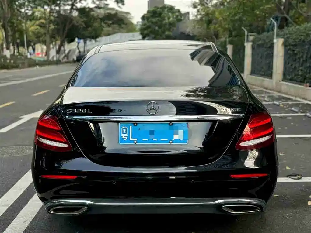 MERCEDES-BENZ E CLASS