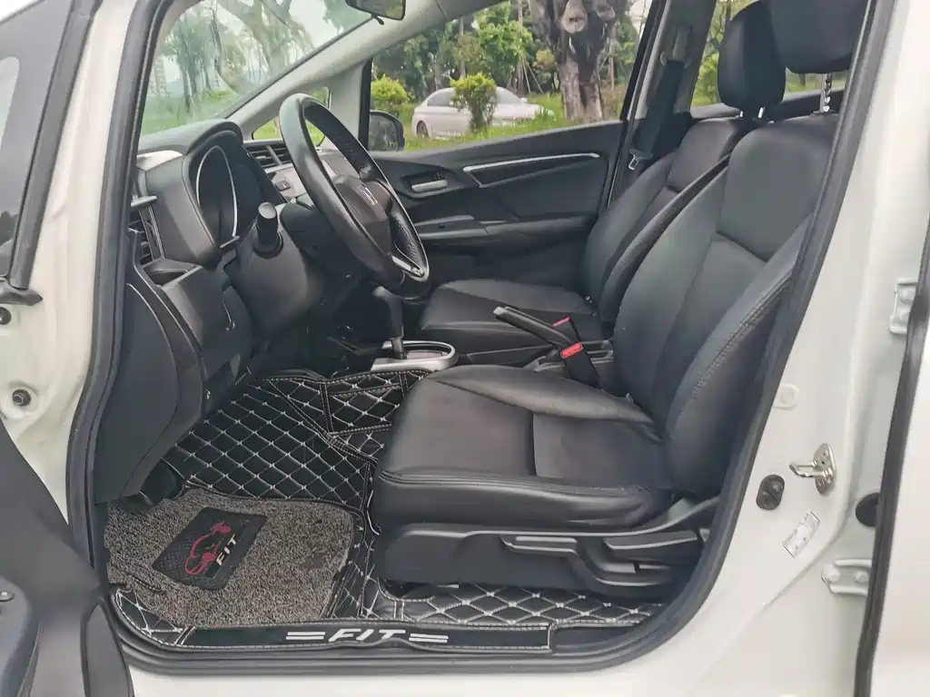 Honda Fit — миниатюра 9