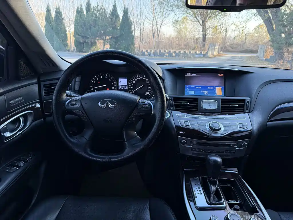 Infiniti M — миниатюра 15