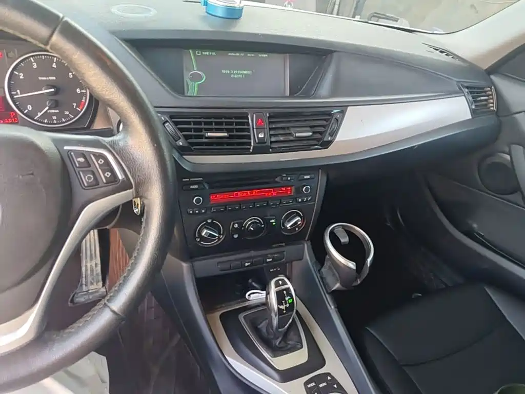 BMW X1 — миниатюра 10