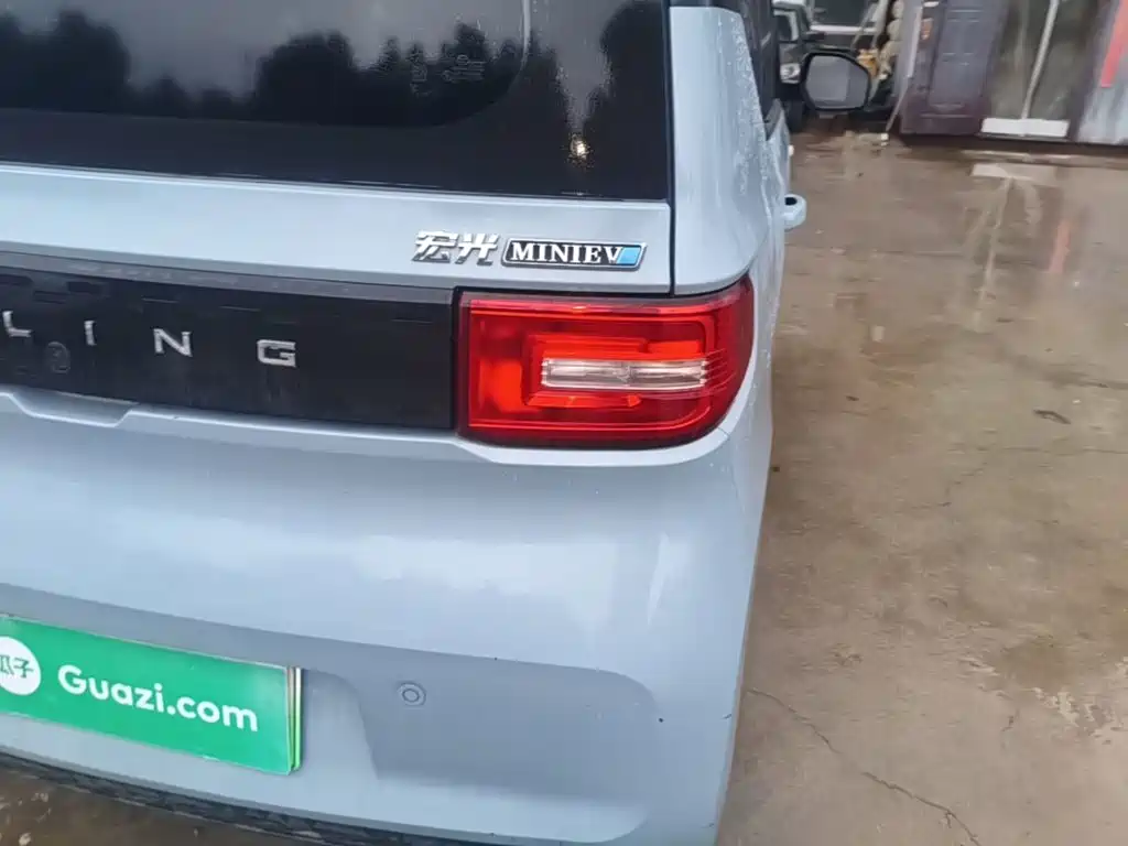 Wuling MINIEV — миниатюра 8