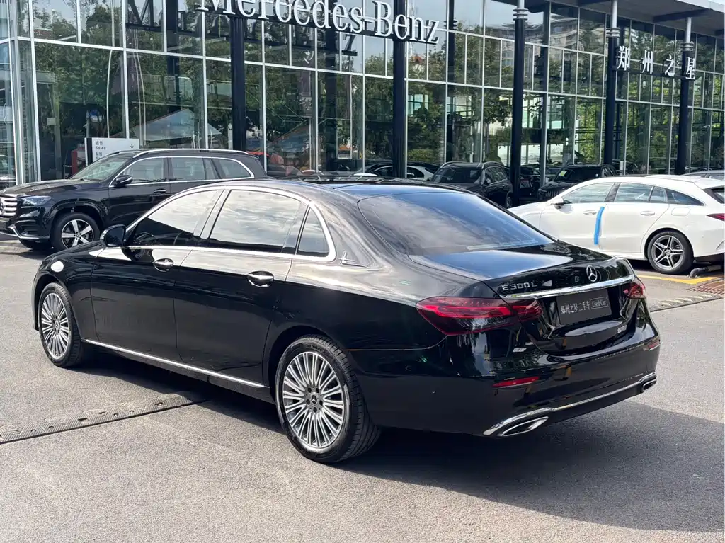 Mercedes-Benz E-Class — миниатюра 4