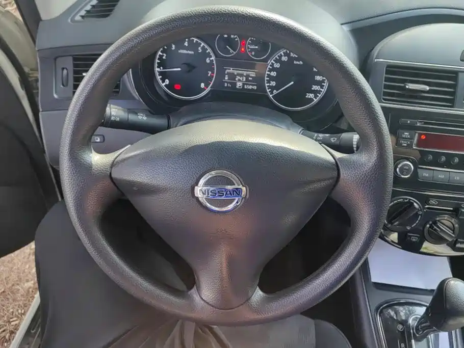 Nissan Tiida — миниатюра 15