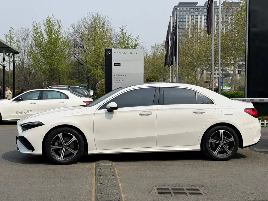 Mercedes-Benz A-Class — миниатюра 2