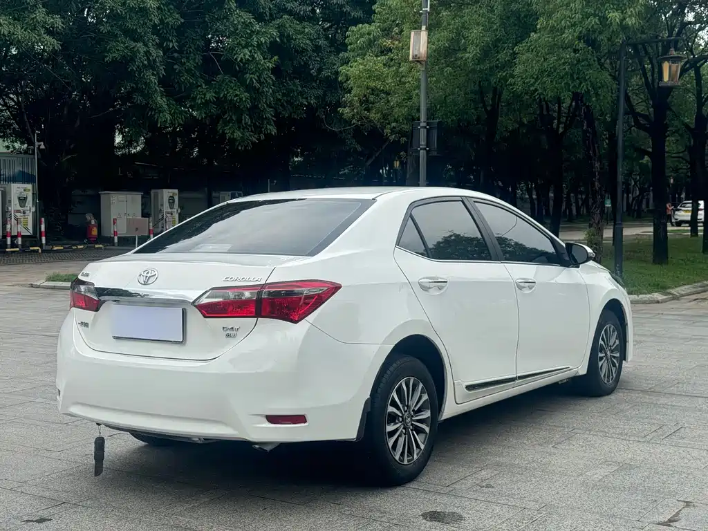 Toyota Corolla — миниатюра 12