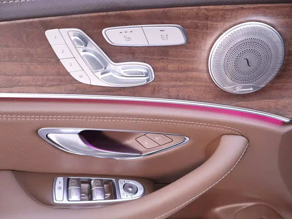 Mercedes-Benz E-Class — миниатюра 17