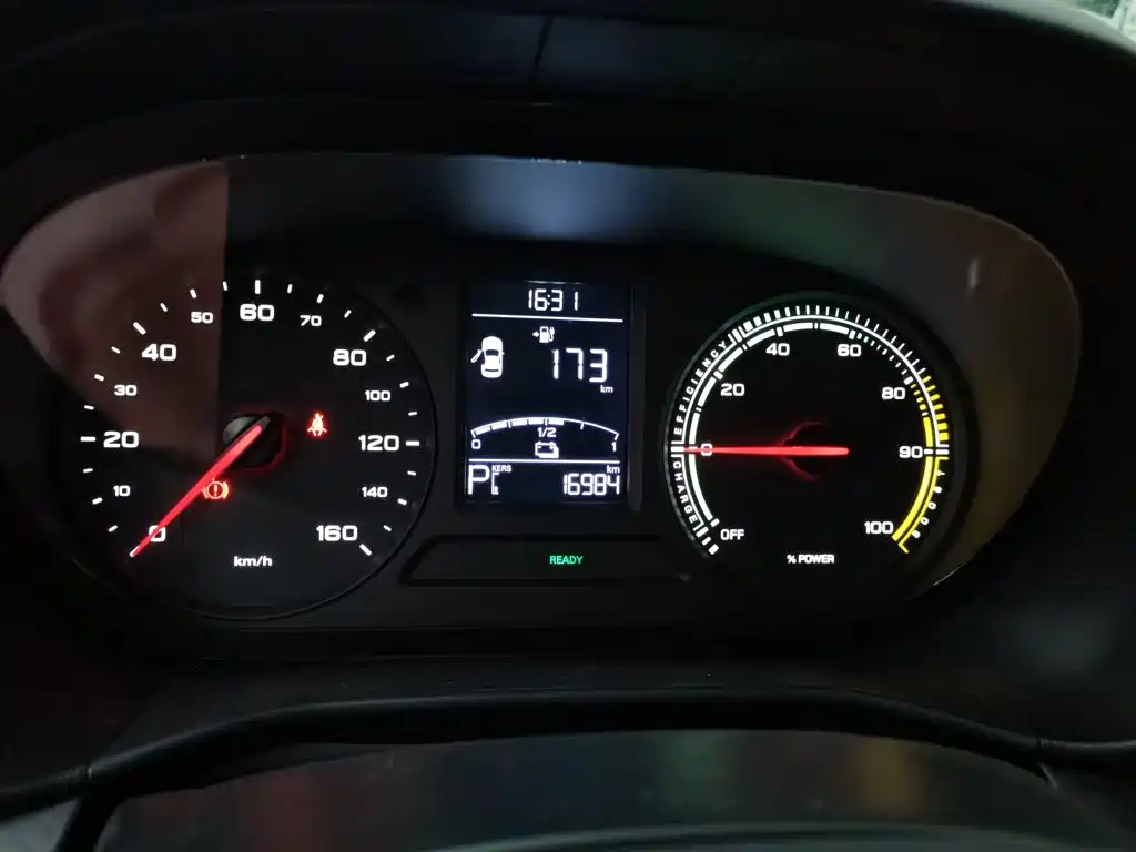 Roewe Clever — миниатюра 7