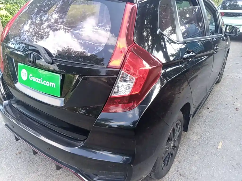 Honda Fit — миниатюра 8