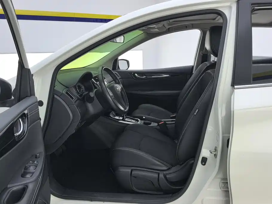 Nissan Tiida — миниатюра 9