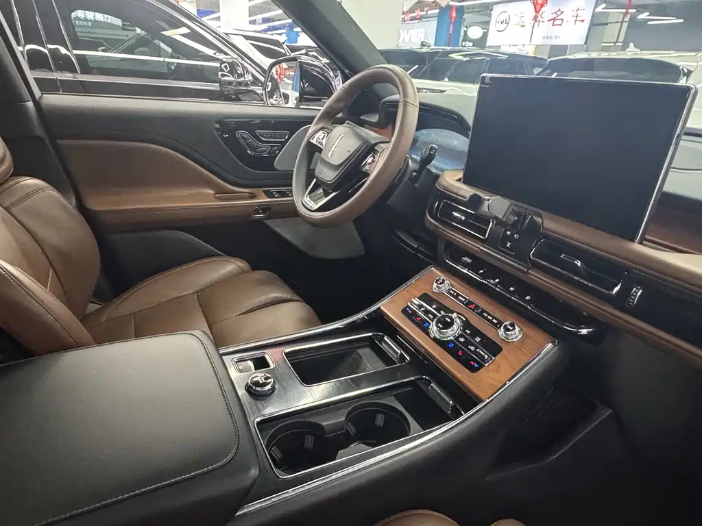 Lincoln Aviator — миниатюра 10