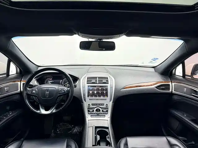 Lincoln MKZ — миниатюра 9
