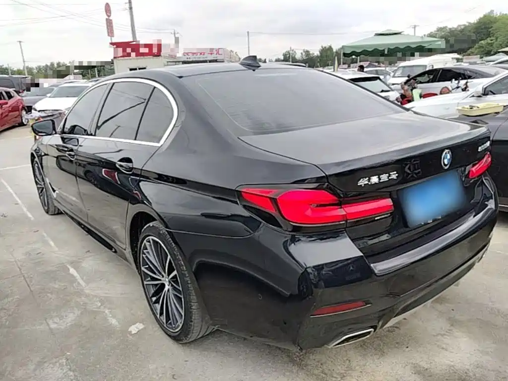 BMW 5 Series — миниатюра 5