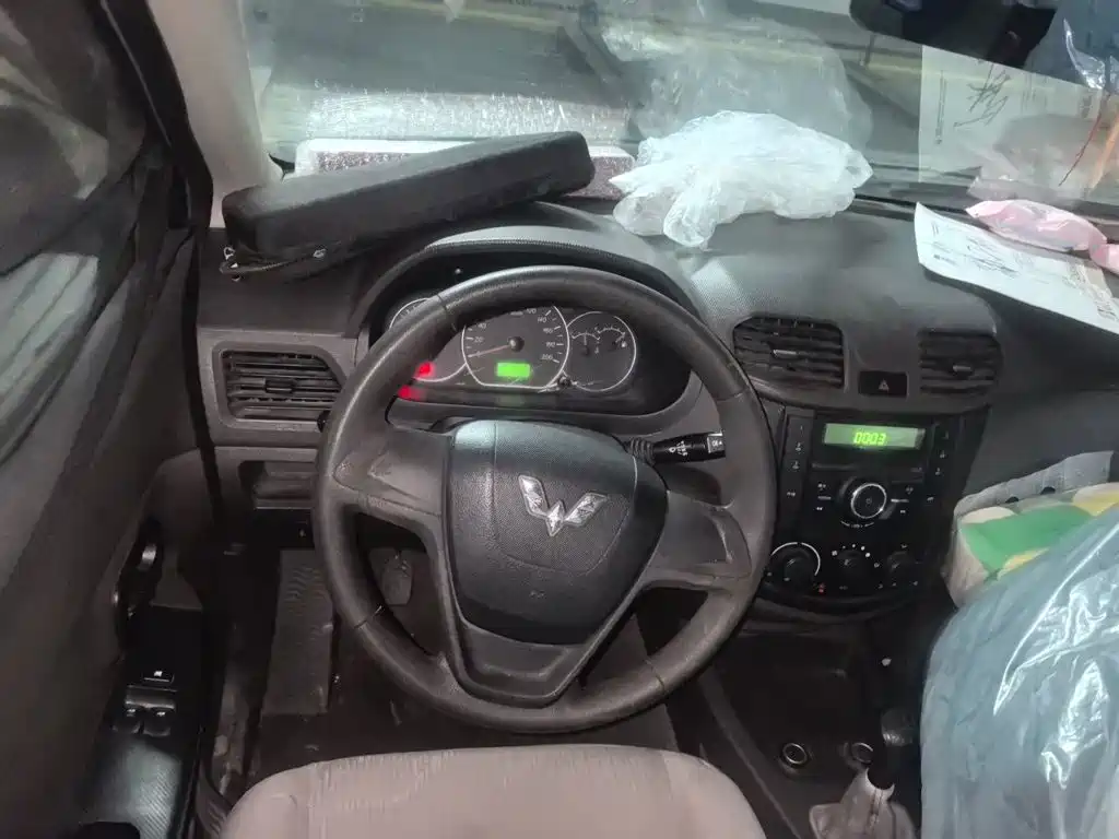 Wuling Hongguang — миниатюра 11